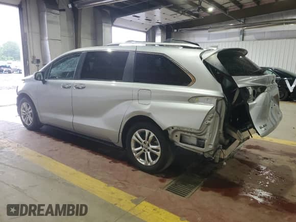 2022 Toyota Sienna Platinum с VIN 5TDESKFC6NS048507, выставлен на аукционе Copart как лот 68485875 с пробегом 57 588 миль миль и Списание • Salvage title. История ставок и продаж доступна на DreamBid. Изображение 2.