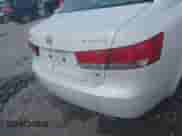 2008 Hyundai Sonata GLS с VIN 5NPET46FX8H327536, выставлен на аукционе IAAI как лот 42521170 с пробегом 258 305 миль миль и . История ставок и продаж доступна на DreamBid. Изображение 15.