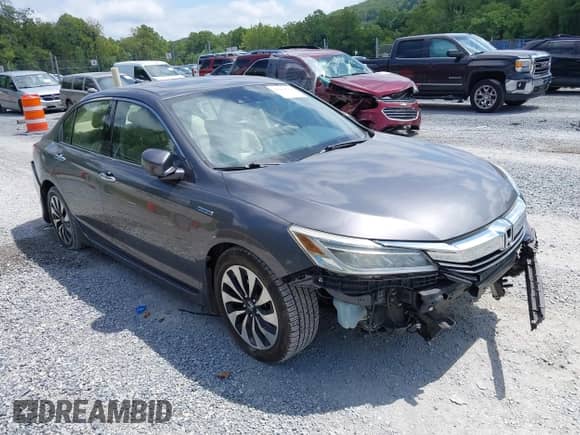 2017 Honda Accord Touring with VIN JHMCR6F70HC014287, listed as a IAAI auction lot 43011752 with 81,106 mi miles and . Bid and sale history available at DreamBid. Image 1.