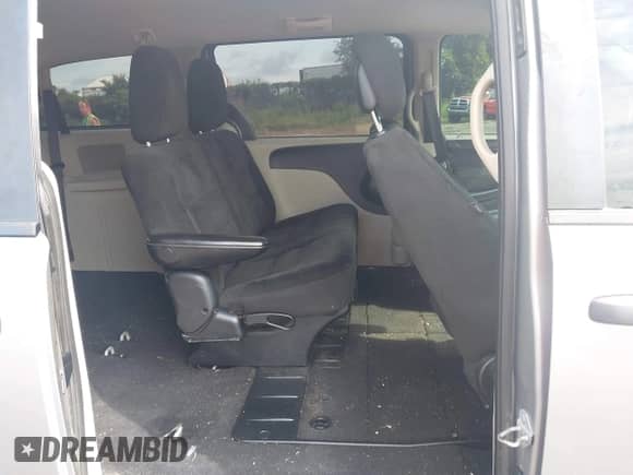 2016 Dodge Grand Caravan SE with VIN 2C4RDGBG7GR346920, listed as a IAAI auction lot 42972616 with 136,923 mi miles and . Bid and sale history available at DreamBid. Image 8.