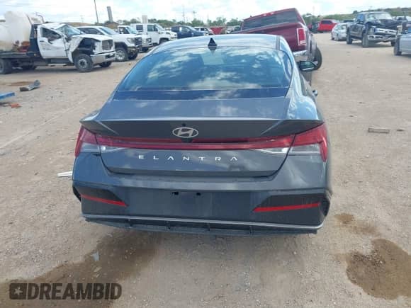 2025 Hyundai Elantra SEL Convenience с VIN KMHLS4DG7SU912444, выставлен на аукционе IAAI как лот 43267583 с пробегом 18 735 миль миль и . История ставок и продаж доступна на DreamBid. Изображение 17.
