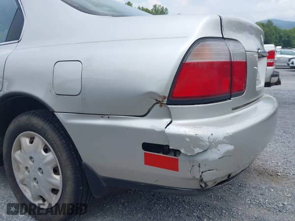 1996 Honda Accord LX with VIN 1HGCD563XTA152271, listed as a IAAI auction lot 42864789 with 268,002 mi miles and . Bid and sale history available at DreamBid. Image 16.