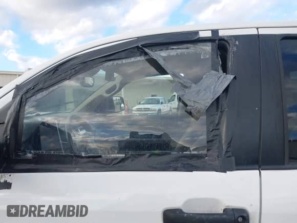 2018 Toyota Tundra SR с VIN 5TFUW5F18JX692272, выставлен на аукционе IAAI как лот 41421218 с пробегом 119 776 миль миль и . История ставок и продаж доступна на DreamBid. Изображение 17.