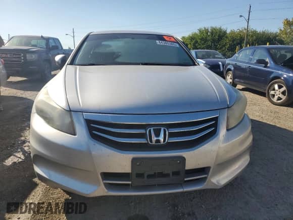 2012 Honda Accord LX z VIN 1HGCP2F30CA183955, wystawiony jako Copart lot #84385305 z przebiegiem Nie podano mil oraz Szkoda całkowita • Salvage title. Historia ofert i sprzedaży dostępna na DreamBid. Obrazek 5.