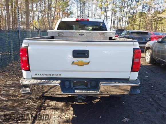 2014 Chevrolet Silverado 1500 Work Truck z VIN 1GCVKPEH1EZ315982, wystawiony jako IAAI lot #41408160 z przebiegiem 151 007 mil mil oraz . Historia ofert i sprzedaży dostępna na DreamBid. Obrazek 16.