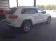 2017 Jeep Grand Cherokee Laredo z VIN 1C4RJFAG3HC841792, wystawiony jako IAAI lot #42860251 z przebiegiem 103 984 mil mil oraz . Historia ofert i sprzedaży dostępna na DreamBid. Obrazek 4.