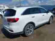 2019 Kia Sorento EX z VIN 5XYPHDA59KG606743, wystawiony jako IAAI lot #42110881 z przebiegiem 98 614 mil mil oraz . Historia ofert i sprzedaży dostępna na DreamBid. Obrazek 4.
