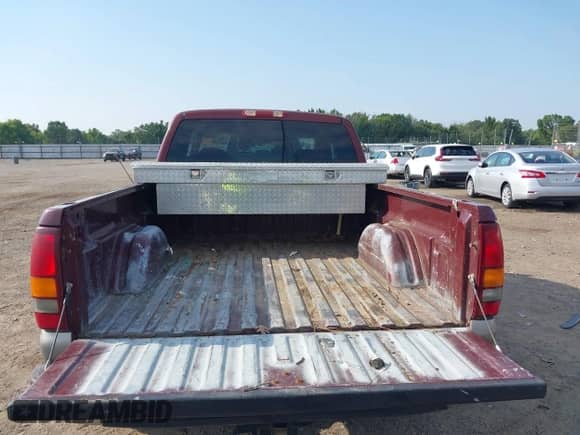 1999 GMC Sierra 1500 SL с VIN 1GTEK19T1XE535029, выставлен на аукционе IAAI как лот 42942267 с пробегом 285 652 миль миль и . История ставок и продаж доступна на DreamBid. Изображение 18.