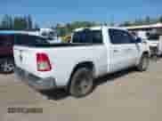 2022 Ram 1500 Big Horn z VIN 1C6RREBT5NN273048, wystawiony jako IAAI lot #42229009 z przebiegiem 58 448 mil mil oraz . Historia ofert i sprzedaży dostępna na DreamBid. Obrazek 4.