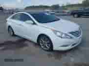 2013 Hyundai Sonata Limited с VIN 5NPEC4AB4DH511417, выставлен на аукционе IAAI как лот 43298183 с пробегом 129 846 миль миль и . История ставок и продаж доступна на DreamBid. Изображение 1.