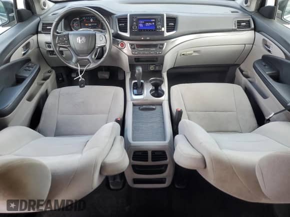 2019 Honda Pilot LX z VIN 5FNYF5H17KB015577, wystawiony jako Copart lot #81332225 z przebiegiem 137 973 mil mil oraz Nie do naprawy • Non repairable. Historia ofert i sprzedaży dostępna na DreamBid. Obrazek 8.