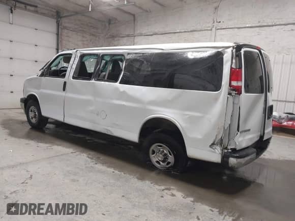 2023 Chevrolet Express Passenger LS с VIN 1GAZGNFP8P1119268, выставлен на аукционе IAAI как лот 42041945 с пробегом 23 123 миль миль и . История ставок и продаж доступна на DreamBid. Изображение 3.