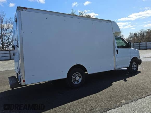 2014 Chevrolet Express Commercial с VIN 1GB0G2CG6E1210804, выставлен на аукционе Copart как лот 46897215 с пробегом 216 635 миль миль и Чистый • Clean title. История ставок и продаж доступна на DreamBid. Изображение 3.