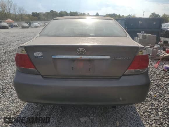 2005 Toyota Camry STD с VIN 4T1BE32KX5U958777, выставлен на аукционе Copart как лот 81026455 с пробегом 276 017 миль миль и Чистый • Clean title. История ставок и продаж доступна на DreamBid. Изображение 6.