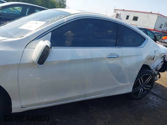 2016 Honda Accord Touring with VIN 1HGCT2B08GA007653, listed as a IAAI auction lot 42854917 with 125,737 mi miles and . Bid and sale history available at DreamBid. Image 15.