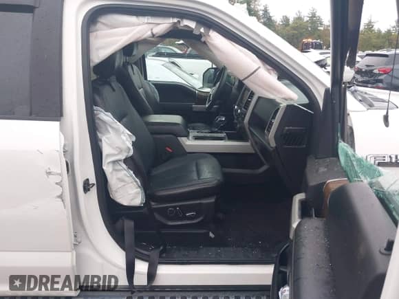 2018 Ford F-150 XL z VIN 1FTEW1EP9JFB36710, wystawiony jako IAAI lot #43342170 z przebiegiem 83 306 mil mil oraz . Historia ofert i sprzedaży dostępna na DreamBid. Obrazek 5.