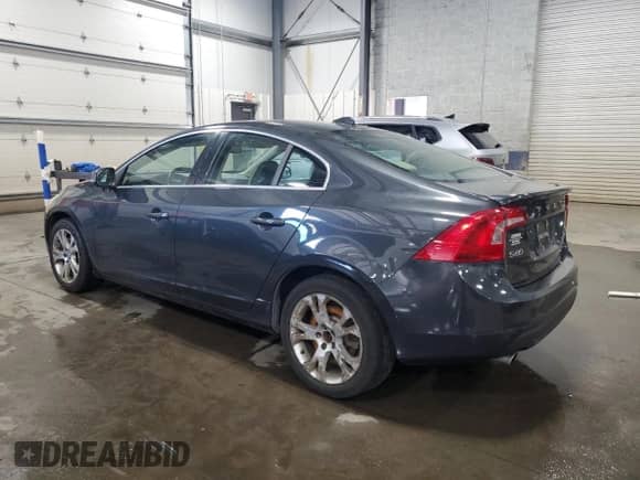 2013 Volvo S60 T6 R-Design Platinum с VIN YV1902FH1D1229913, выставлен на аукционе Copart как лот 71681125 с пробегом 129 365 миль миль и Чистый • Clean title. История ставок и продаж доступна на DreamBid. Изображение 2.