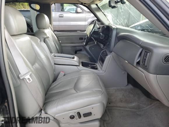 2005 Chevrolet Tahoe Z71 with VIN 1GNEK13T35R204801, listed as a Copart auction lot 67280045 with 427,990 mi miles and Salvage title. Bid and sale history available at DreamBid. Image 7.