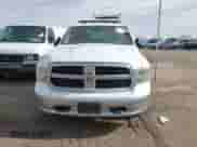 2019 Ram 1500 Express z VIN 1C6RR7KT2KS547458, wystawiony jako IAAI lot #41751397 z przebiegiem 128 523 mil mil oraz . Historia ofert i sprzedaży dostępna na DreamBid. Obrazek 12.