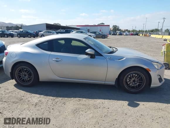 2013 Scion FR-S с VIN JF1ZNAA11D1713775, выставлен на аукционе IAAI как лот 43395374 с пробегом 81 384 миль миль и . История ставок и продаж доступна на DreamBid. Изображение 13.