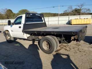 2005 Chevrolet Silverado 3500 с VIN 1GBJK34215E323290, выставлен на аукционе Copart как лот 77024944 с пробегом 332 053 миль миль и Списание • Salvage title. История ставок и продаж доступна на DreamBid. Изображение 2.