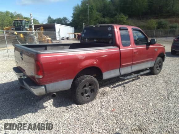 2001 Ford F-150 XL z VIN 1FTZX17201NA81389, wystawiony jako IAAI lot #42127718 z przebiegiem 177 260 mil mil oraz . Historia ofert i sprzedaży dostępna na DreamBid. Obrazek 4.