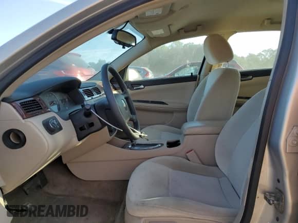 2009 Chevrolet Impala LT z VIN 2G1WT57N691182037, wystawiony jako Copart lot #81999865 z przebiegiem 61 578 mil mil oraz Szkoda całkowita • Salvage title. Historia ofert i sprzedaży dostępna na DreamBid. Obrazek 7.