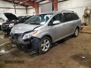 2016 Toyota Sienna LE AAS с VIN 5TDKK3DC6GS740944, выставлен на аукционе Copart как лот 69783365 с пробегом 61 442 миль миль и Чистый • Clean title. История ставок и продаж доступна на DreamBid. Изображение 1.