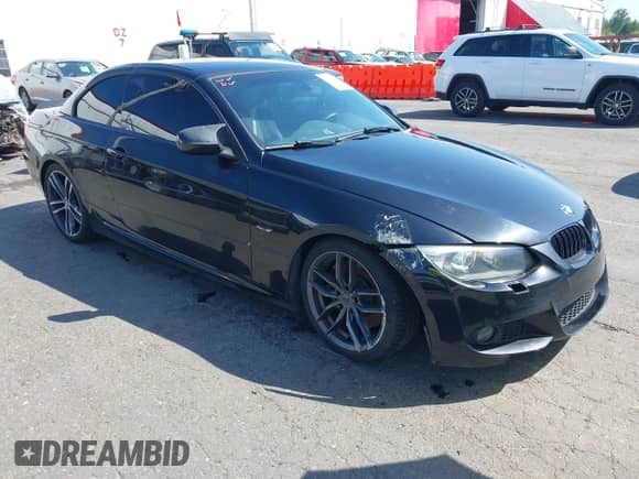 2012 BMW 3 Series 335i с VIN WBADX7C5XCE745548, выставлен на аукционе IAAI как лот 42100734 с пробегом 136 418 миль миль и . История ставок и продаж доступна на DreamBid. Изображение 1.