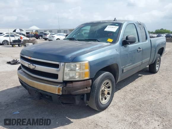 2007 Chevrolet Silverado 1500 1LT with VIN 2GCEC19C271654951, listed as a IAAI auction lot 42538117 with 255,789 mi miles and . Bid and sale history available at DreamBid. Image 2.