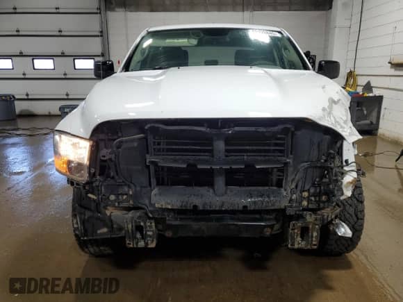 2019 Ram 1500 Tradesman z VIN 1C6RR7ST4KS720834, wystawiony jako Copart lot #62120845 z przebiegiem 115 714 mil mil oraz Czysty tytuł • Clean title. Historia ofert i sprzedaży dostępna na DreamBid. Obrazek 5.