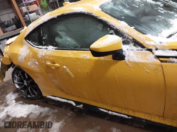 2015 Scion FR-S z VIN JF1ZNAA16F9707037, wystawiony jako IAAI lot #41389047 z przebiegiem 107 080 mil mil oraz . Historia ofert i sprzedaży dostępna na DreamBid. Obrazek 13.