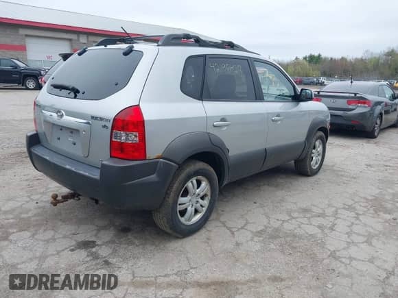 2007 Hyundai Tucson SE z VIN KM8JN72D37U595035, wystawiony jako IAAI lot #42198427 z przebiegiem 184 750 mil mil oraz . Historia ofert i sprzedaży dostępna na DreamBid. Obrazek 4.