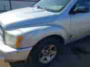 2005 Dodge Durango SLT z VIN 1D4HB48N25F577754, wystawiony jako IAAI lot #42093002 z przebiegiem 249 607 mil mil oraz . Historia ofert i sprzedaży dostępna na DreamBid. Obrazek 6.