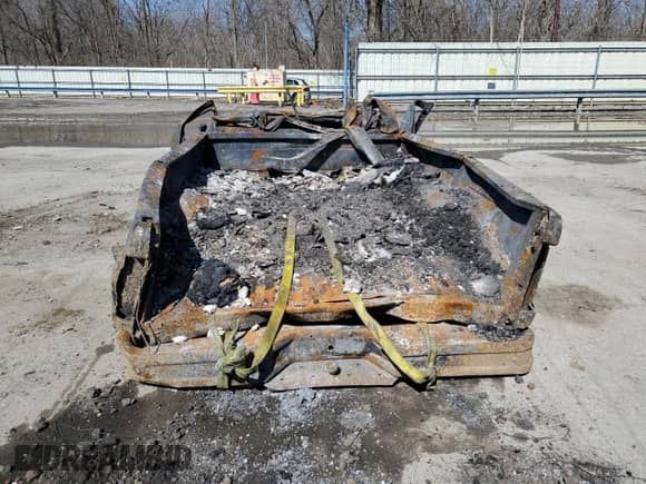 1987 Ford F-150 z VIN 1FTEF14N1HLA56135, wystawiony jako Copart lot #49605055 z przebiegiem Nie podano mil oraz Szkoda całkowita • Salvage title. Historia ofert i sprzedaży dostępna na DreamBid. Obrazek 6.