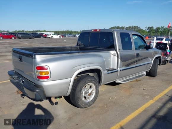 2002 GMC Sierra 1500 SLE с VIN 2GTEC19T721257163, выставлен на аукционе IAAI как лот 42049468 с пробегом 274 249 миль миль и . История ставок и продаж доступна на DreamBid. Изображение 4.