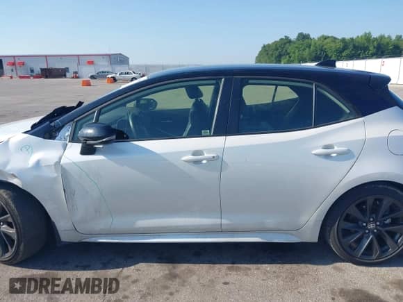 2024 Toyota Corolla XSE z VIN JTNC4MBE0R3217931, wystawiony jako IAAI lot #42579841 z przebiegiem 26 832 mil mil oraz . Historia ofert i sprzedaży dostępna na DreamBid. Obrazek 15.