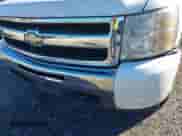 2010 Chevrolet Silverado 1500 LT z VIN 1GCSKSE31AZ119884, wystawiony jako IAAI lot #43543636 z przebiegiem 165 091 mil mil oraz . Historia ofert i sprzedaży dostępna na DreamBid. Obrazek 17.