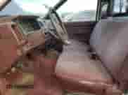 1991 Nissan Frontier z VIN 1N6SD11S6MC313056, wystawiony jako Copart lot #87491734 z przebiegiem 141 461 mil mil oraz Czysty tytuł • Clean title. Historia ofert i sprzedaży dostępna na DreamBid. Obrazek 7.