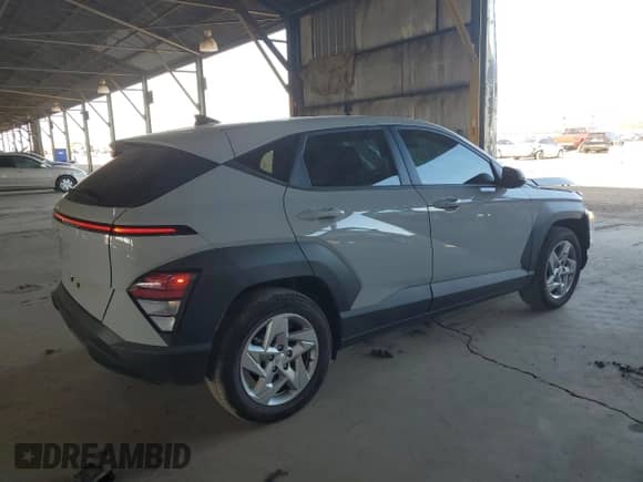 2024 Hyundai Kona SE с VIN KM8HA3AB1RU098281, выставлен на аукционе Copart как лот 69336654 с пробегом 6 855 миль миль и Списание • Salvage title. История ставок и продаж доступна на DreamBid. Изображение 3.