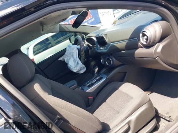 2020 Chevrolet Blazer LT z VIN 3GNKBHRS8LS717045, wystawiony jako IAAI lot #43017567 z przebiegiem 68 651 mil mil oraz . Historia ofert i sprzedaży dostępna na DreamBid. Obrazek 5.