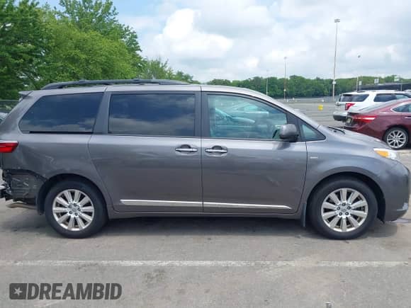 2017 Toyota Sienna XLE with VIN 5TDDZ3DC3HS186879, listed as a IAAI auction lot 42392034 with 120,118 mi miles and . Bid and sale history available at DreamBid. Image 13.
