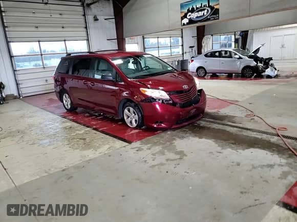 2015 Toyota Sienna LE with VIN 5TDKK3DC6FS560930, listed as a Copart auction lot 86257925 with 104,400 mi miles and Salvage title. Bid and sale history available at DreamBid. Image 15.