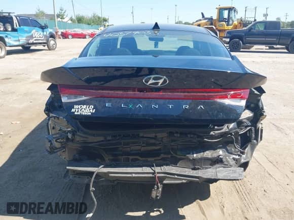 2023 Hyundai Elantra SEL с VIN KMHLM4AG5PU613265, выставлен на аукционе IAAI как лот 40379033 с пробегом 7 836 миль миль и . История ставок и продаж доступна на DreamBid. Изображение 16.