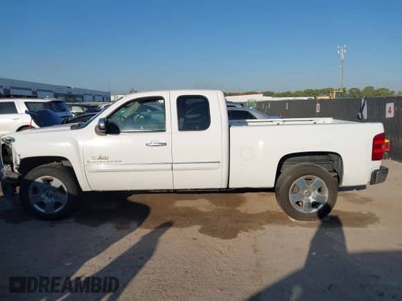 2009 Chevrolet Silverado 1500 LT z VIN 1GCEC29J49Z272449, wystawiony jako IAAI lot #43393721 z przebiegiem 162 795 mil mil oraz . Historia ofert i sprzedaży dostępna na DreamBid. Obrazek 14.