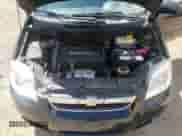 2009 Chevrolet Aveo z VIN 3G1TV55E59L124578, wystawiony jako Copart lot #70297535 z przebiegiem 280 058 mil mil oraz Czysty tytuł • Clean title. Historia ofert i sprzedaży dostępna na DreamBid. Obrazek 11.