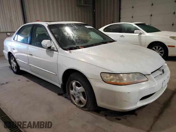 2000 Honda Accord EX with VIN 1HGCG6686YA027025, listed as a Copart auction lot 84837415 with 151,128 mi miles and Clean title. Bid and sale history available at DreamBid. Image 4.