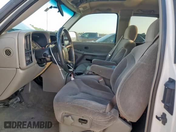 2000 GMC Sierra 1500 SLE with VIN 2GTEC19T6Y1252156, listed as a Copart auction lot 61931825 with 186,813 mi miles and Salvage title. Bid and sale history available at DreamBid. Image 7.