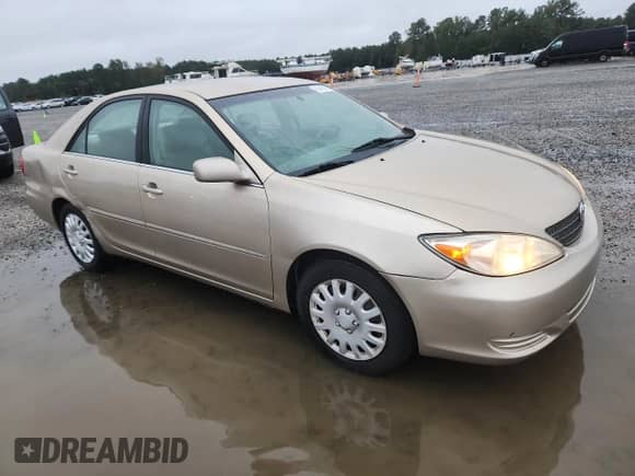 2002 Toyota Camry XLE z VIN 4T1BE32K62U083970, wystawiony jako Copart lot #80435275 z przebiegiem 146 100 mil mil oraz Szkoda całkowita • Salvage title. Historia ofert i sprzedaży dostępna na DreamBid. Obrazek 4.