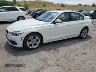 2018 BMW 3 Series 330i xDrive z VIN WBA8D9C56JA615700, wystawiony jako Copart lot #65162855 z przebiegiem 29 650 mil mil oraz Szkoda całkowita • Salvage title. Historia ofert i sprzedaży dostępna na DreamBid. Obrazek 1.